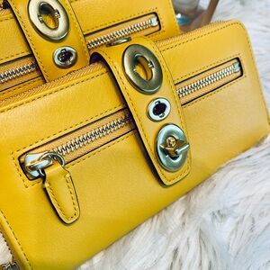 COACH Legacy Archive Accordion Zip Wallet F48562 Sunflower - NWT!